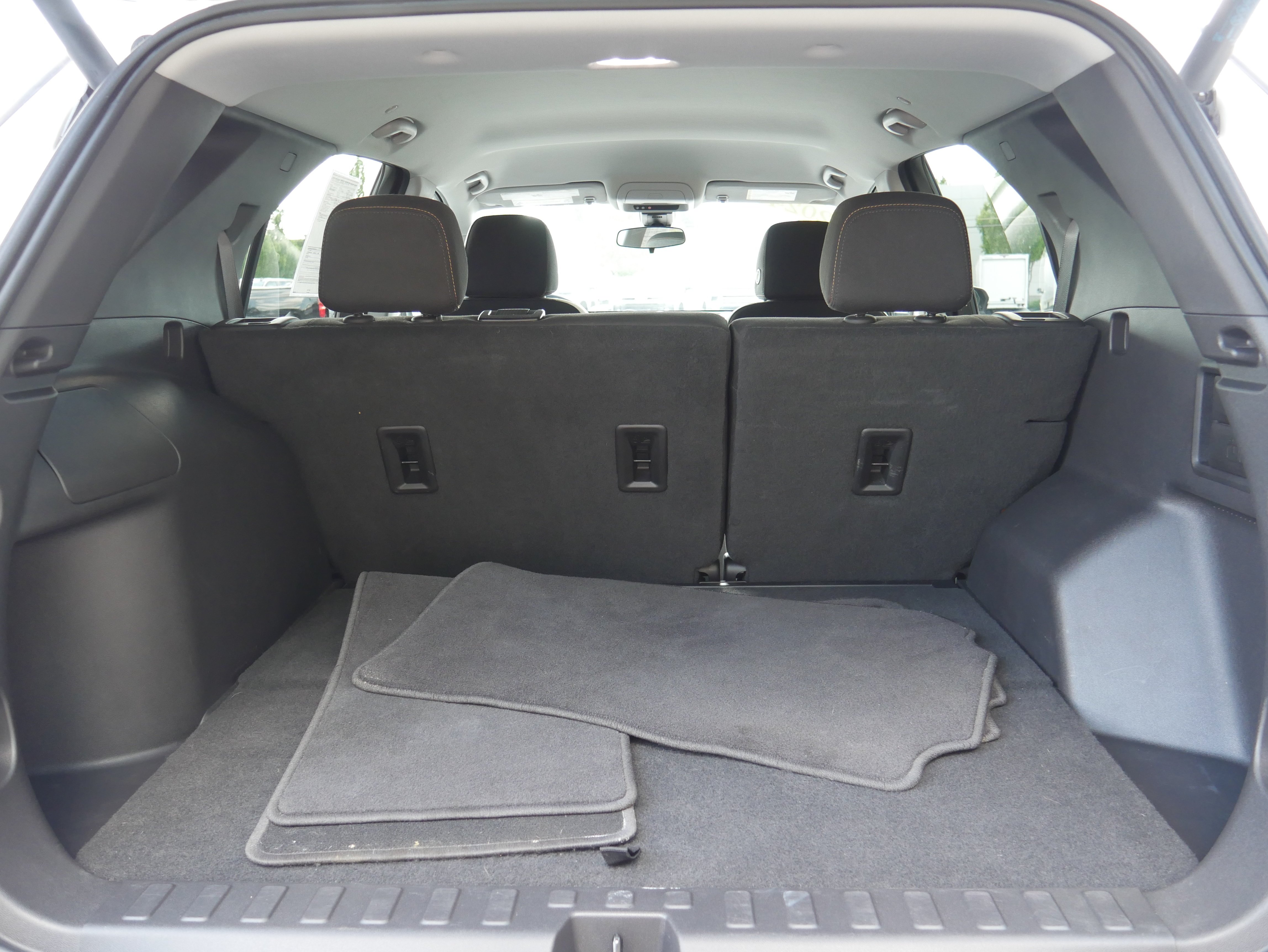 Used 2024 Summit White Chevrolet LT image 6