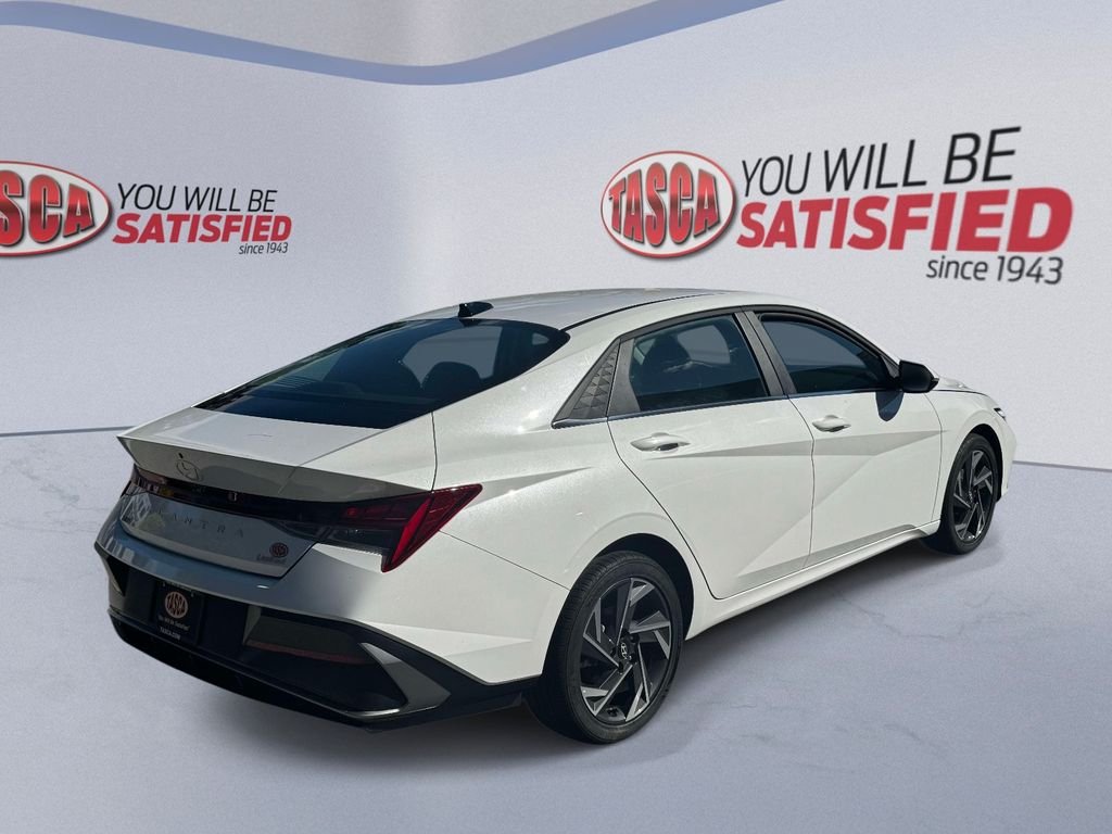 2025 Hyundai Elantra Limited - Photo 6