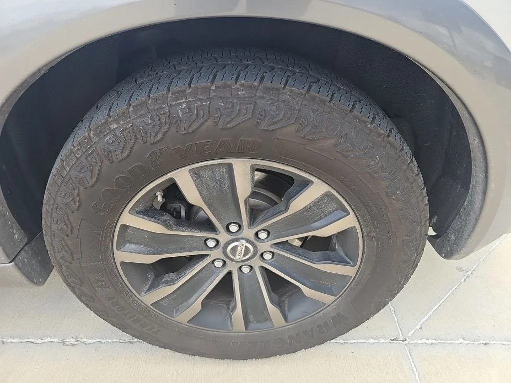 Used 2017 Silver Nissan Platinum image 15
