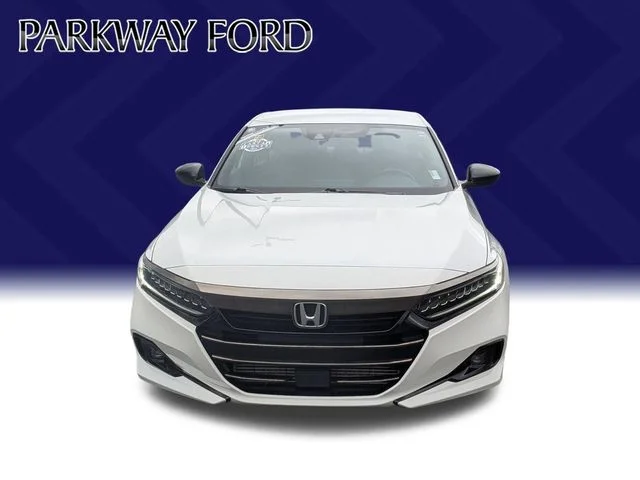 Used 2022  Honda Sport image 2