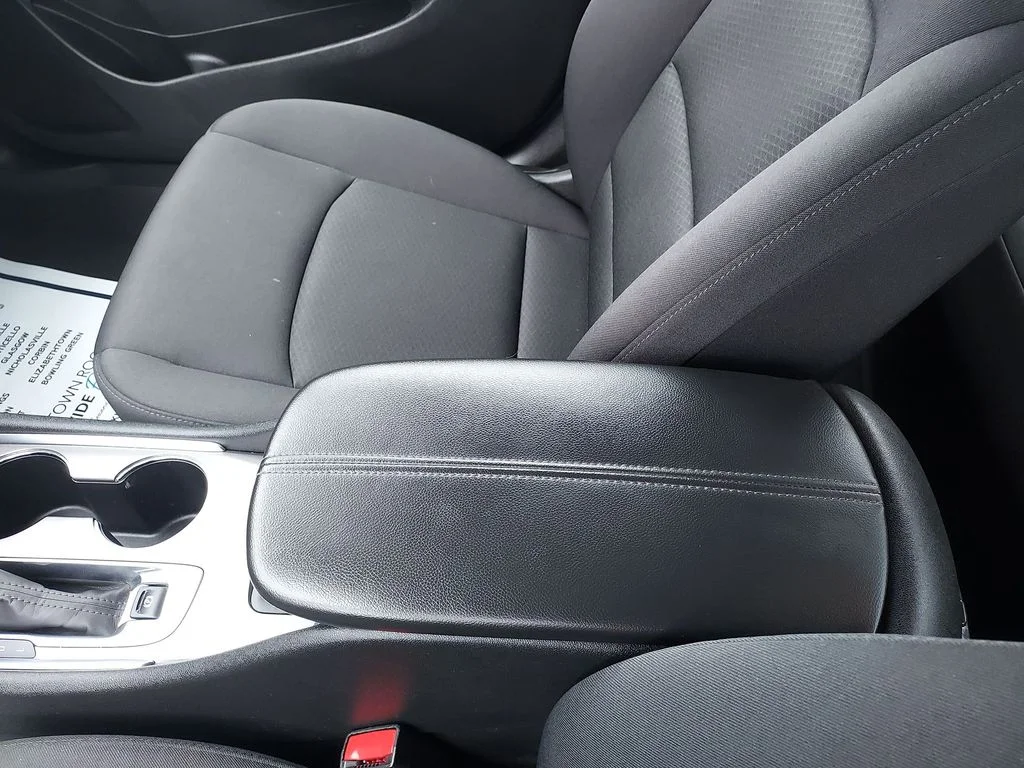 Used 2024 White Chevrolet LT image 26