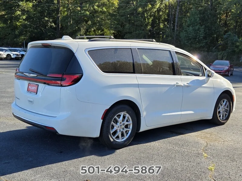 Used 2022 Bright White Clearcoat CHRYSLER TOURING L image 5