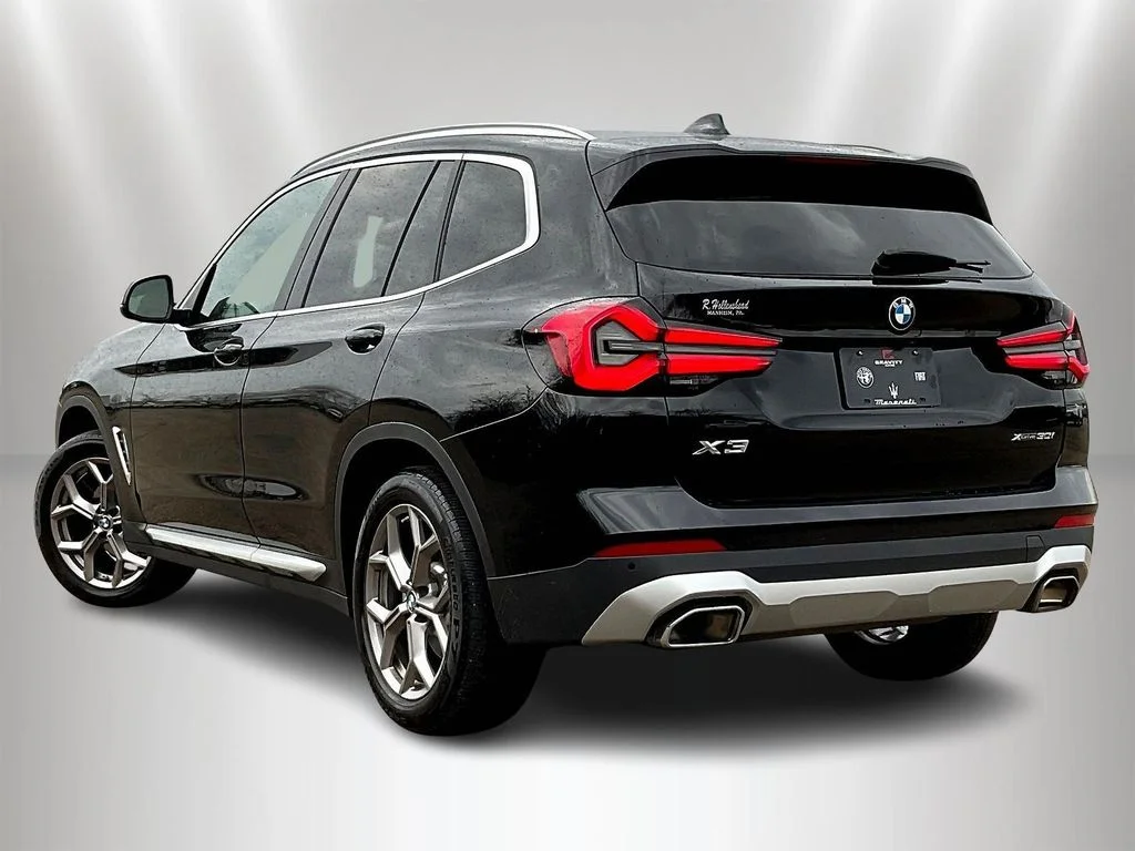 Used 2023 Jet Black BMW xDrive30i image 4