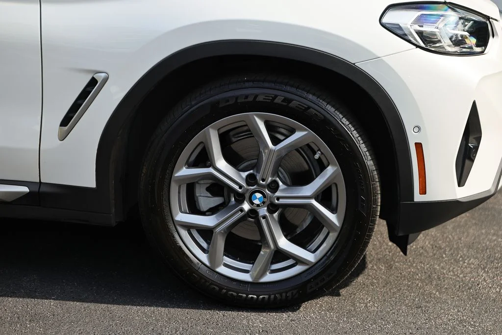 Used 2024 Mineral White Metallic BMW sDrive30i image 5