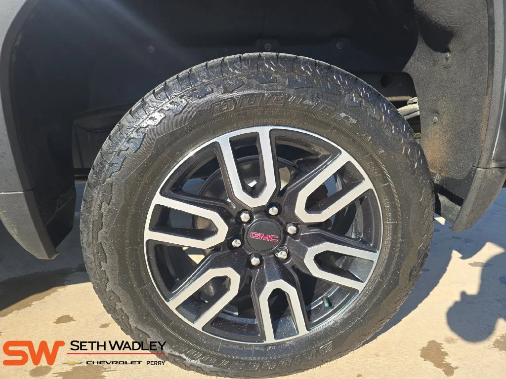 Used 2025 Onyx Black GMC AT4 image 33