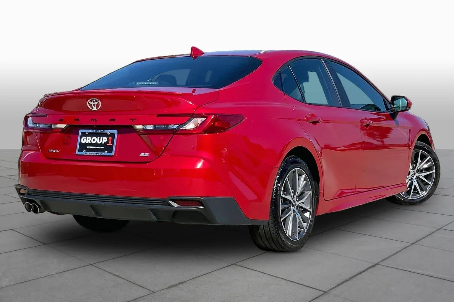 2025 Toyota Camry SE - Photo 13