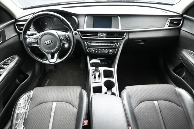 Used 2018 Black Kia S image 14