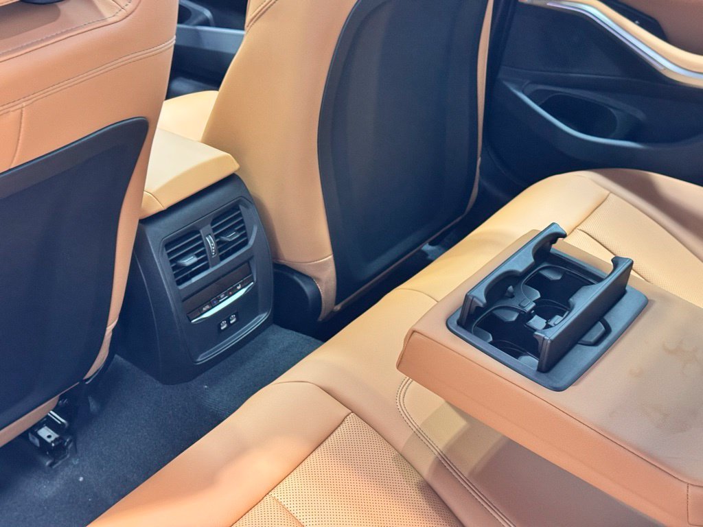 2026 BMW 3 Series 330i - Photo 18