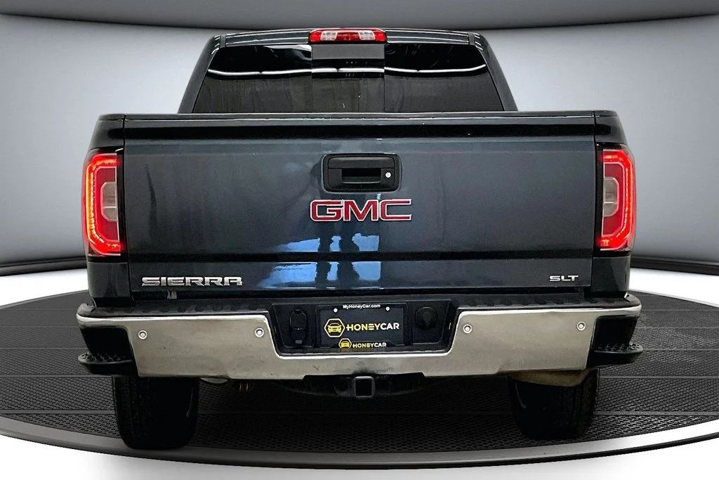 Used 2018 Gray GMC SLT image 5