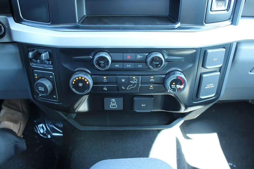New 2026 Oxford White Ford F-350® XLT image 30