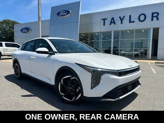 2025 Kia K4 EX AT's photo