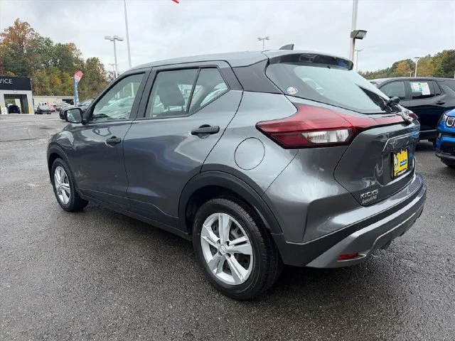Used 2025 Gray Nissan S image 5