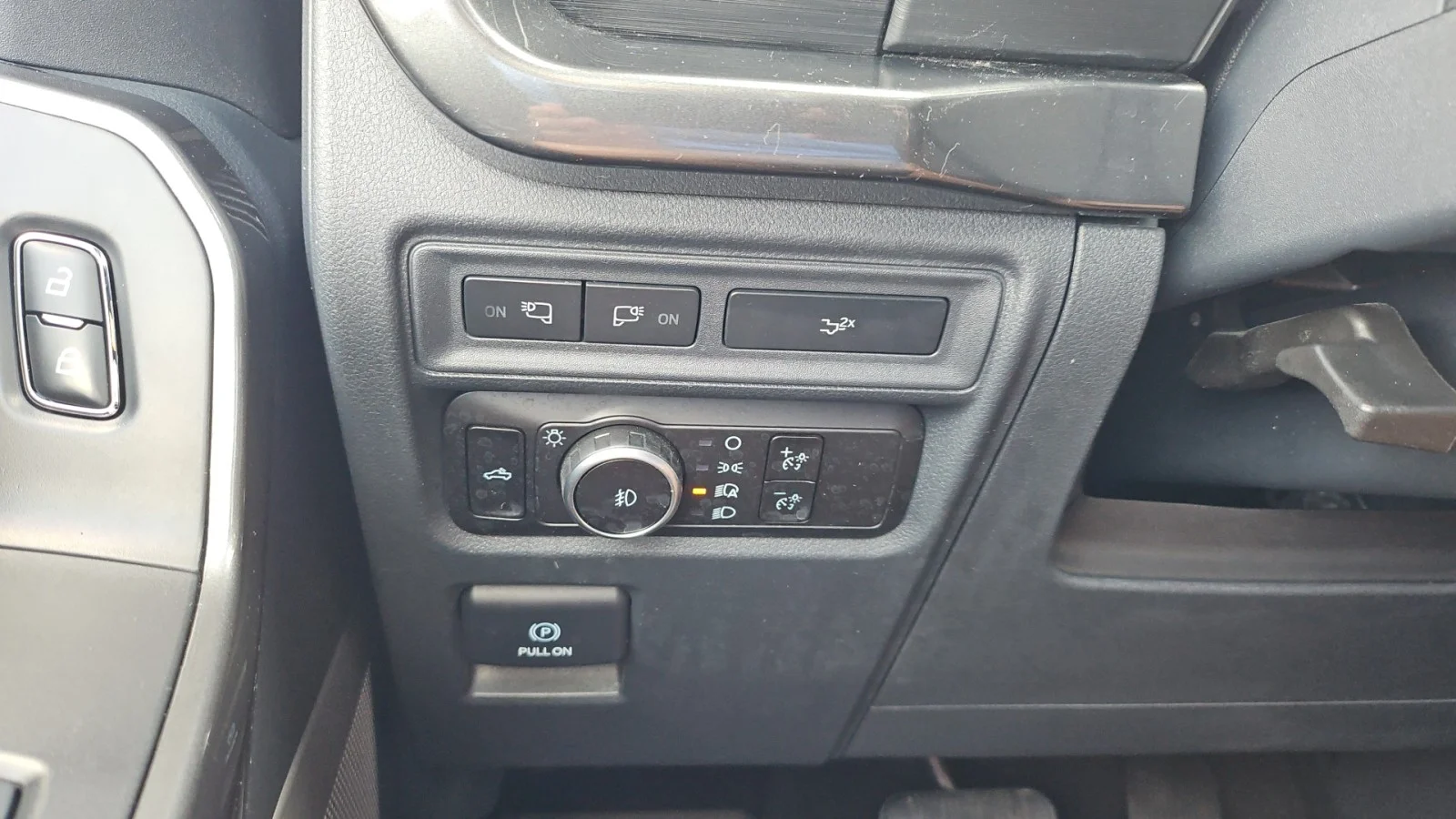 Used 2023 Red Ford XLT image 17