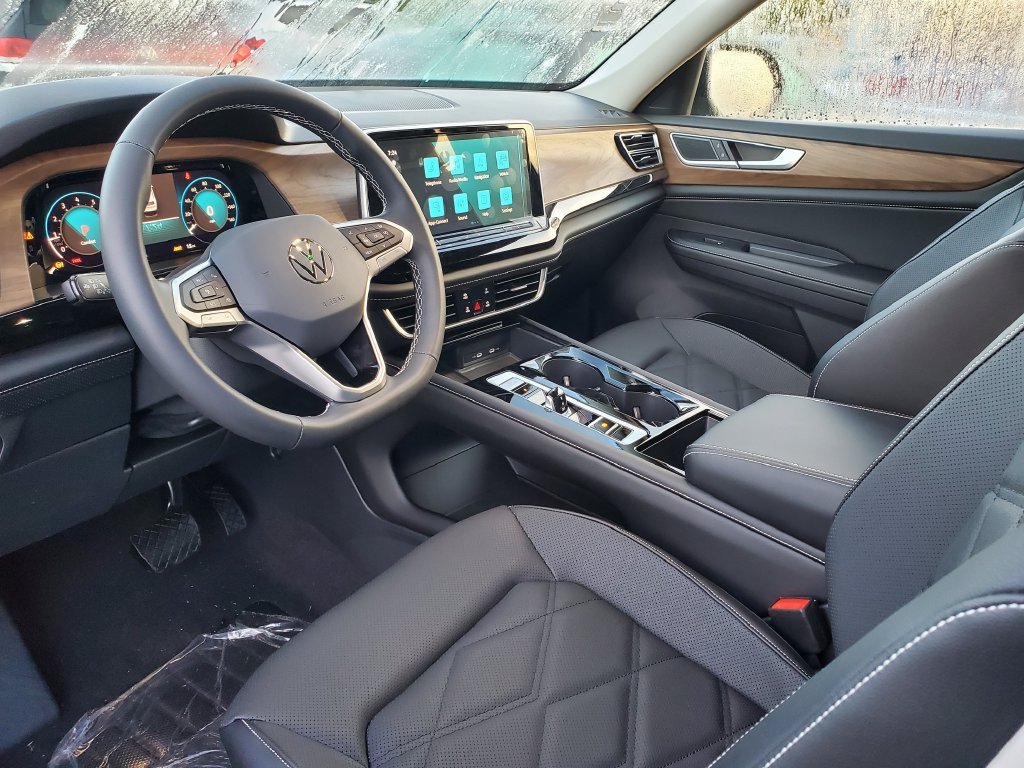 New 2026  Volkswagen SE w/Technology image 7