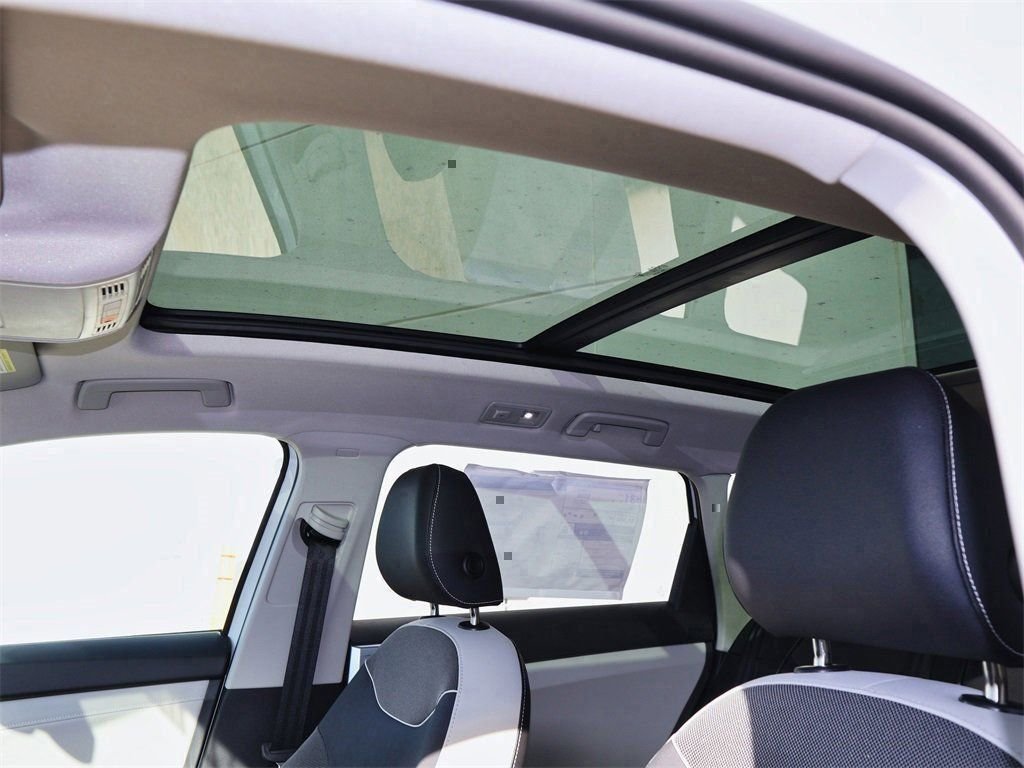 2026 Volkswagen Taos SE - Photo 12