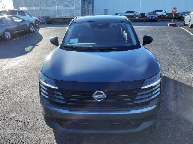 Used 2025 Gray Nissan SV image 9