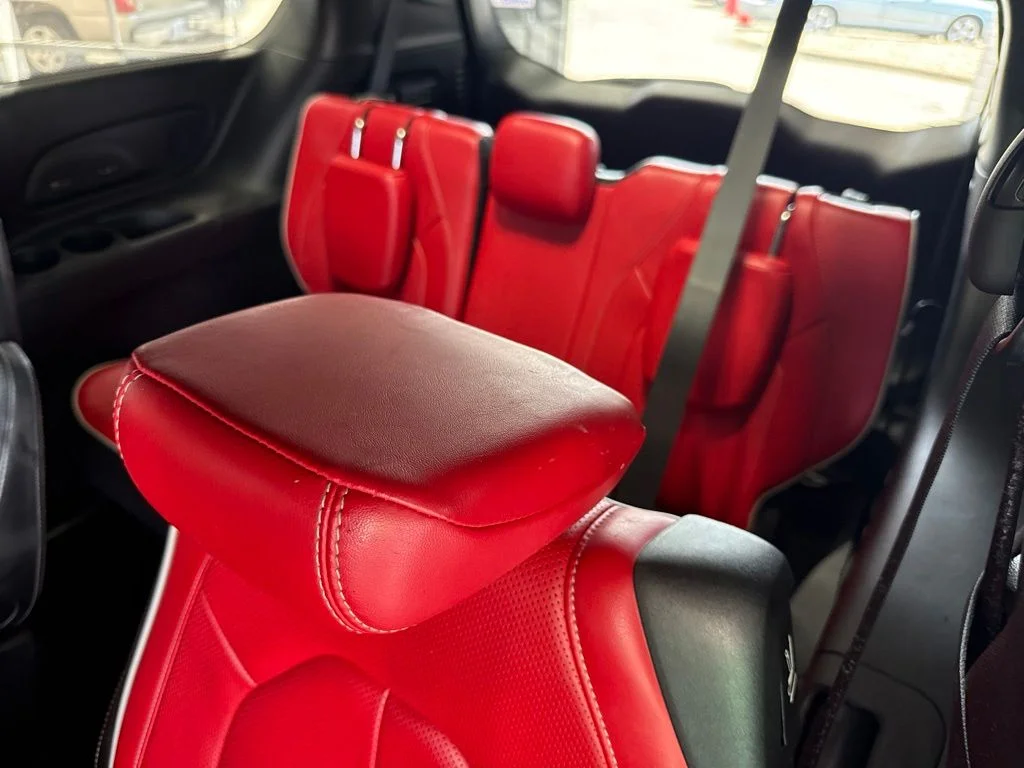 Used 2020 Black Chrysler Limited image 13