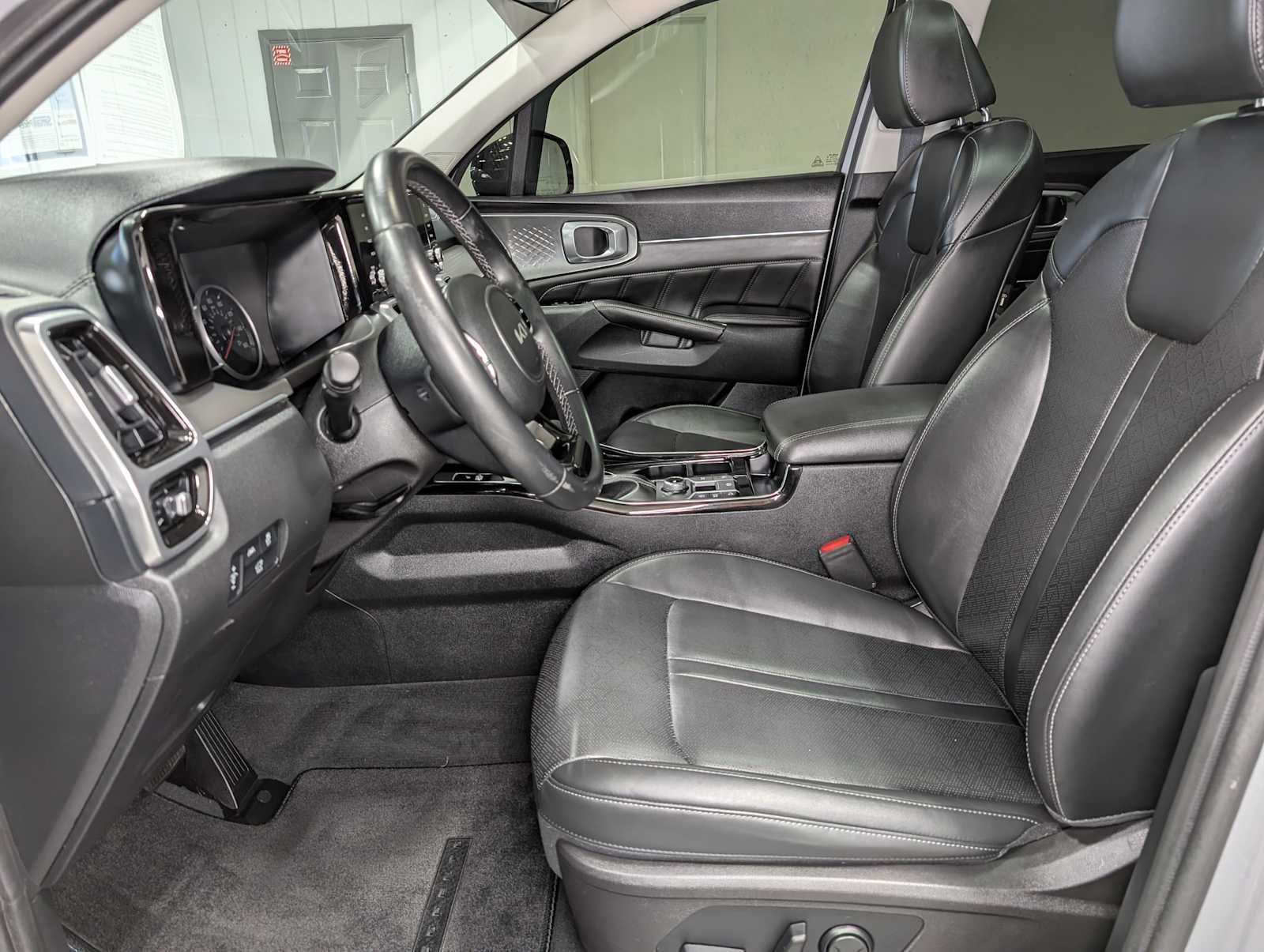 Used 2022 GRAY Kia SX image 4