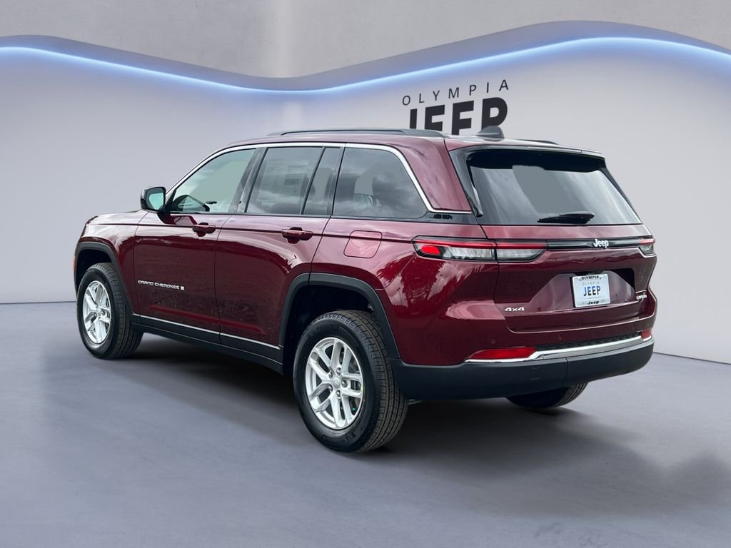 New 2026 Velvet Red Pearl-Coat Exterior Paint Jeep Laredo X image 3