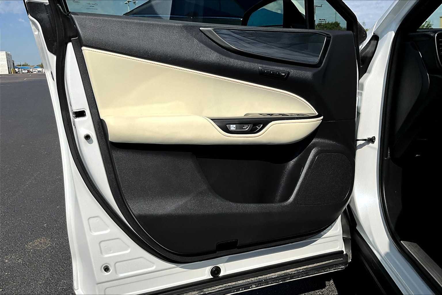 Used 2024 Eminent White Pearl Lexus Premium image 20