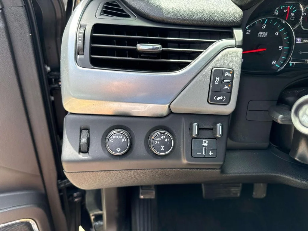 Used 2016 Black Chevrolet LT image 25