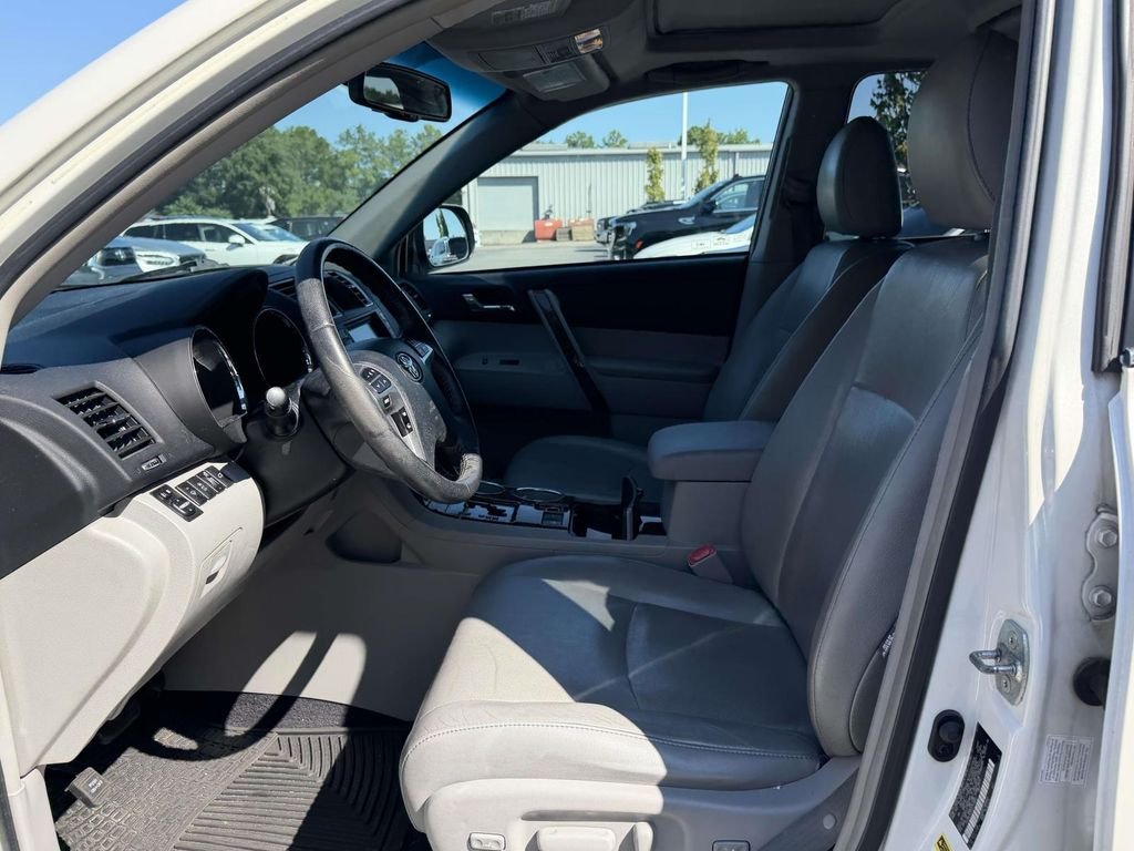 Used 2012 White Toyota Limited image 5