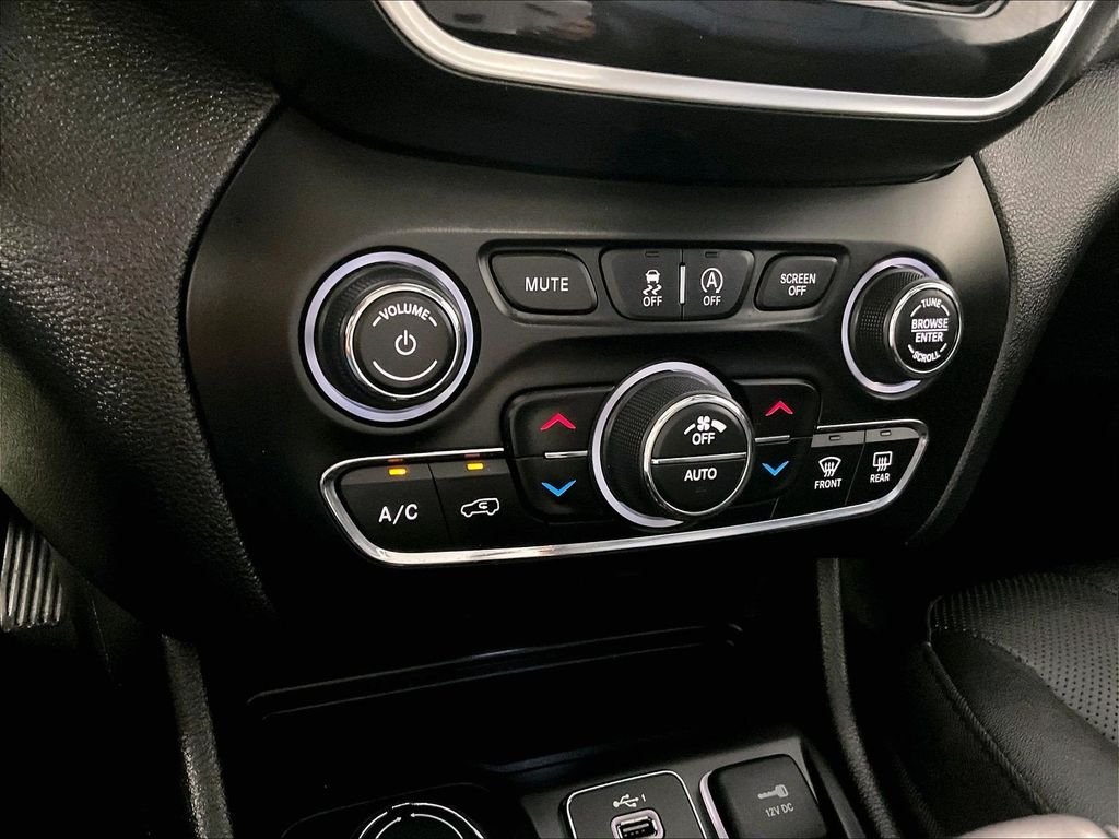 Used 2020 Blue Jeep Limited image 26
