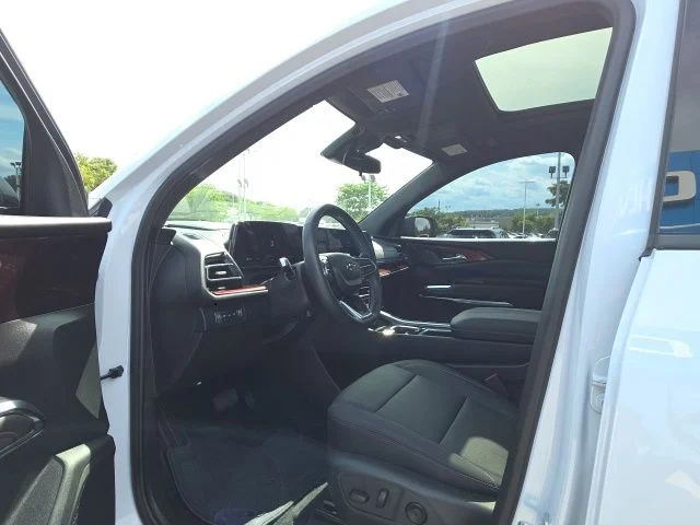 Used 2026 White Chevrolet Z71 image 16