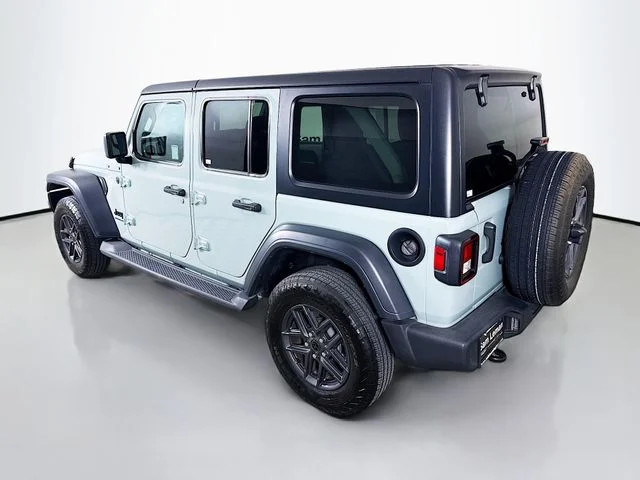 Used 2024 Gray Jeep Sport S image 5