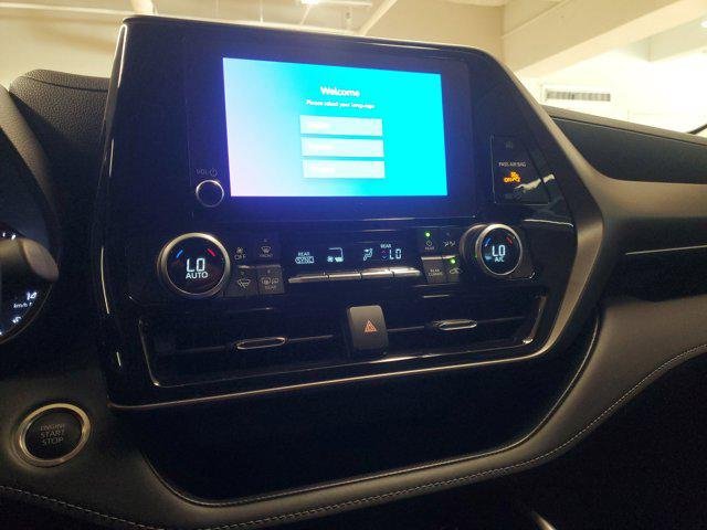 2024 Toyota Highlander LE - Photo 28
