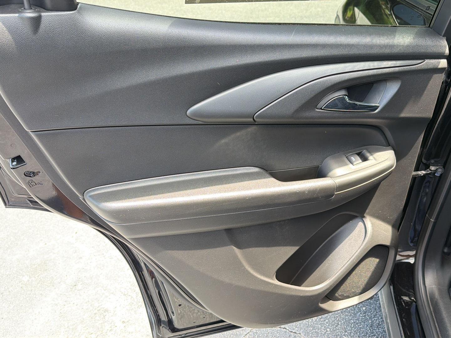 Used 2025 Mosaic Black Metallic Chevrolet LT image 17