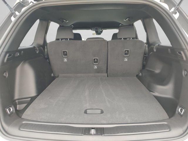 New 2027 Bright White Clear-Coat Paint Jeep Laredo image 33