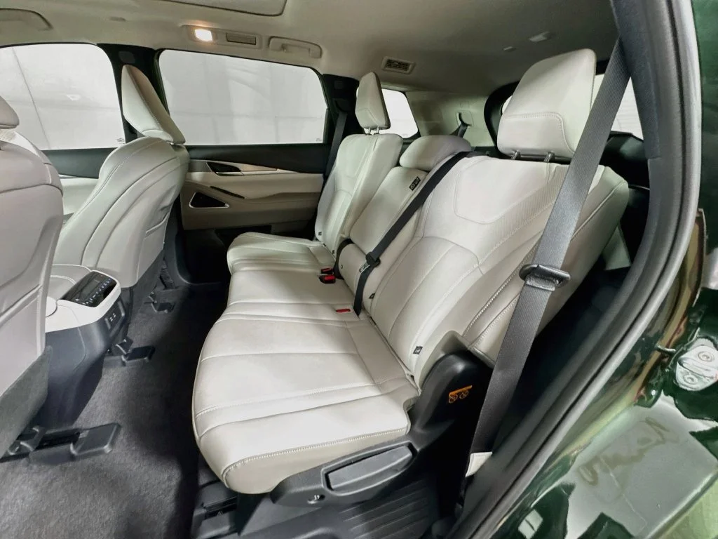 Certified Used 2027 Green INFINITI LUXE image 33