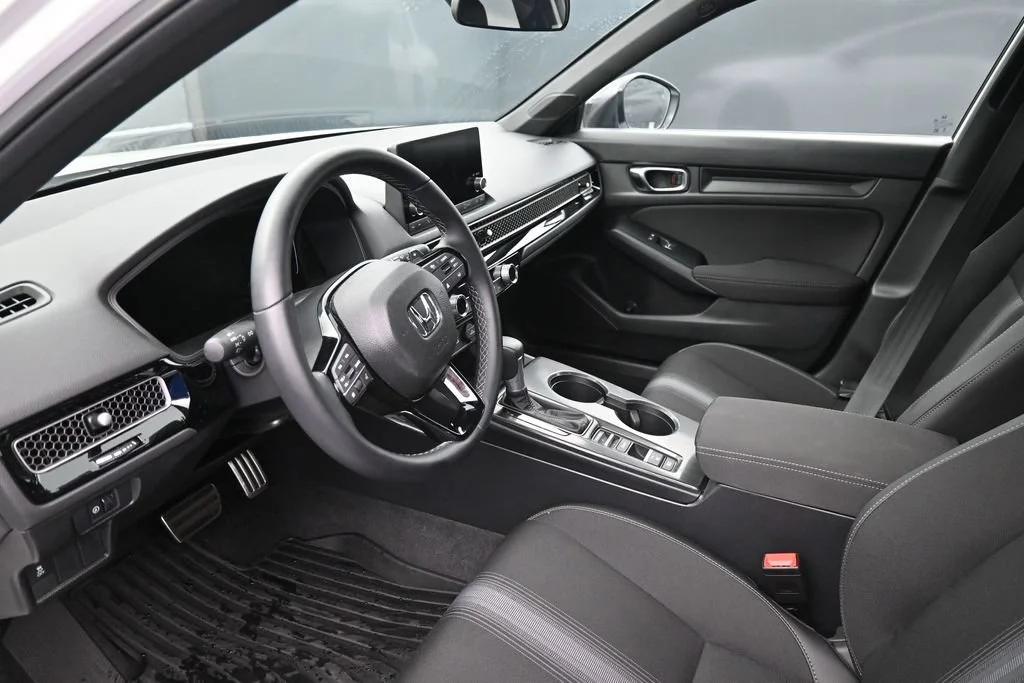 Used 2026 Platinum White Pearl Honda FWD Sport image 23