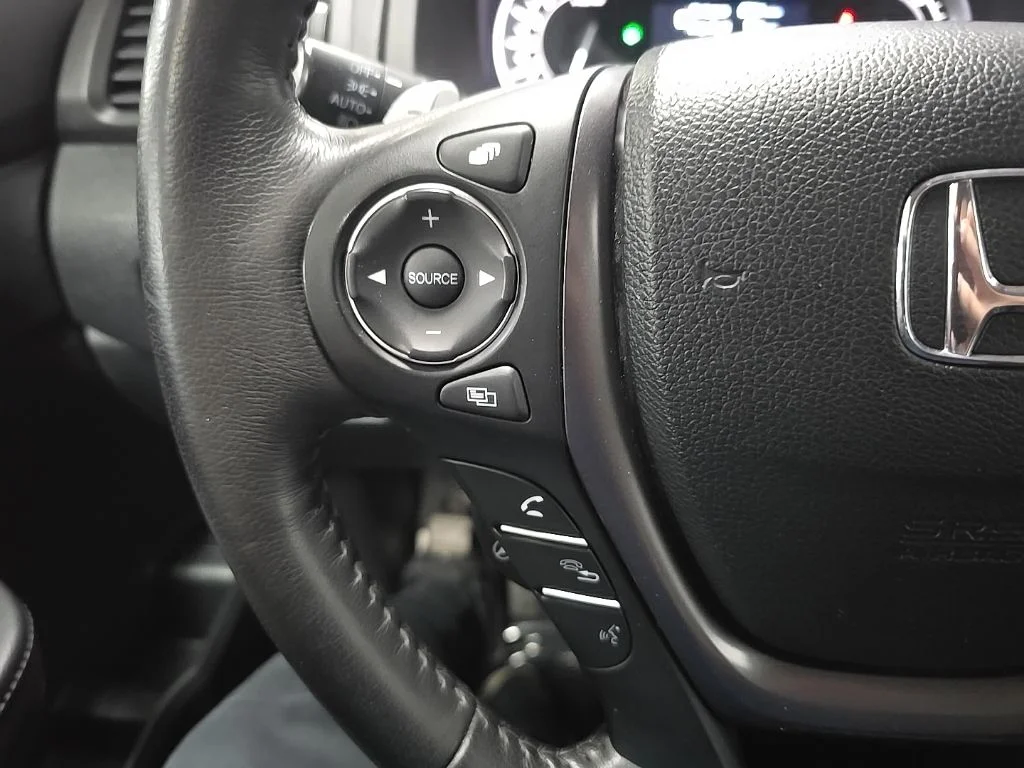 Used 2023 White Honda RTL-E image 21