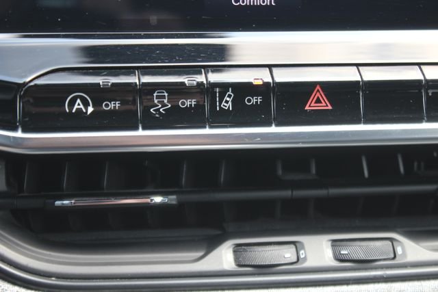 Used 2024 Red Jeep Latitude image 7