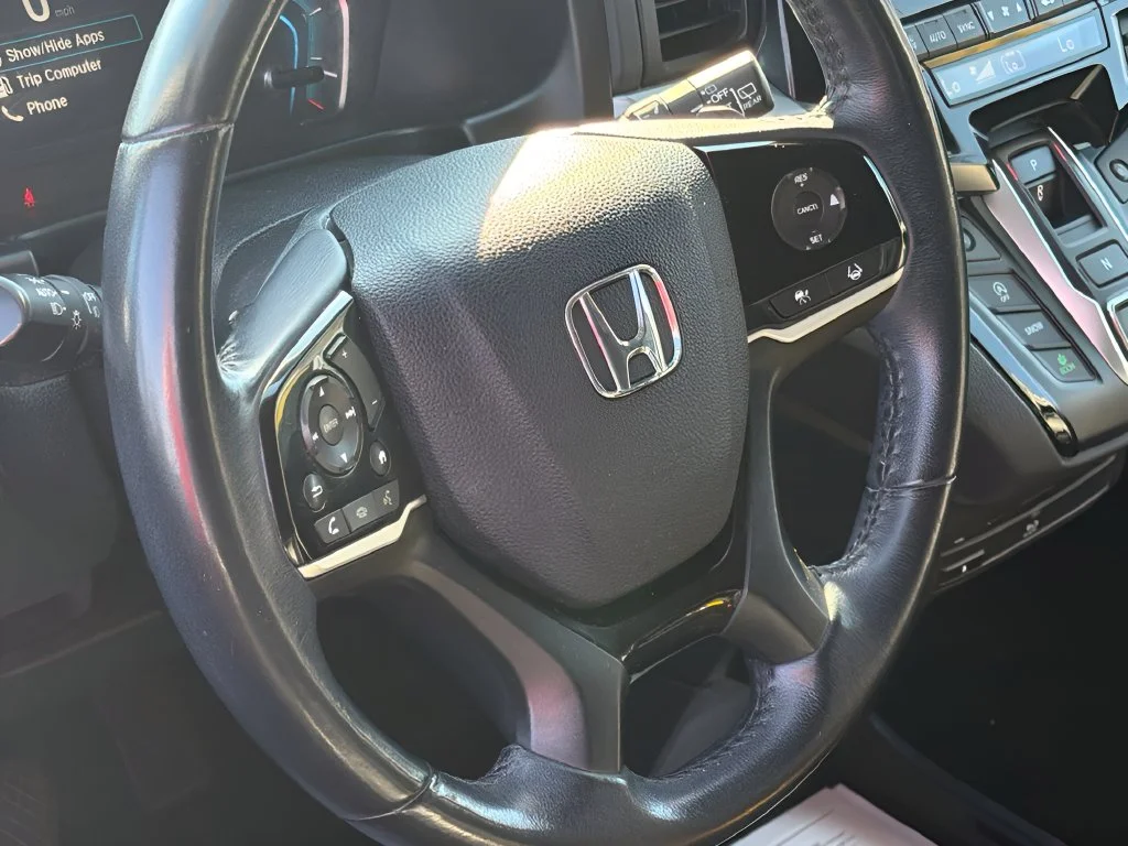 Used 2022 Modern Steel Metallic Honda Touring image 13