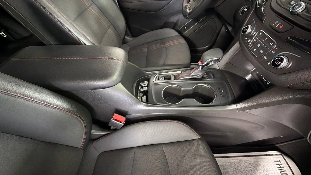 Used 2024 Summit White Chevrolet RS image 34