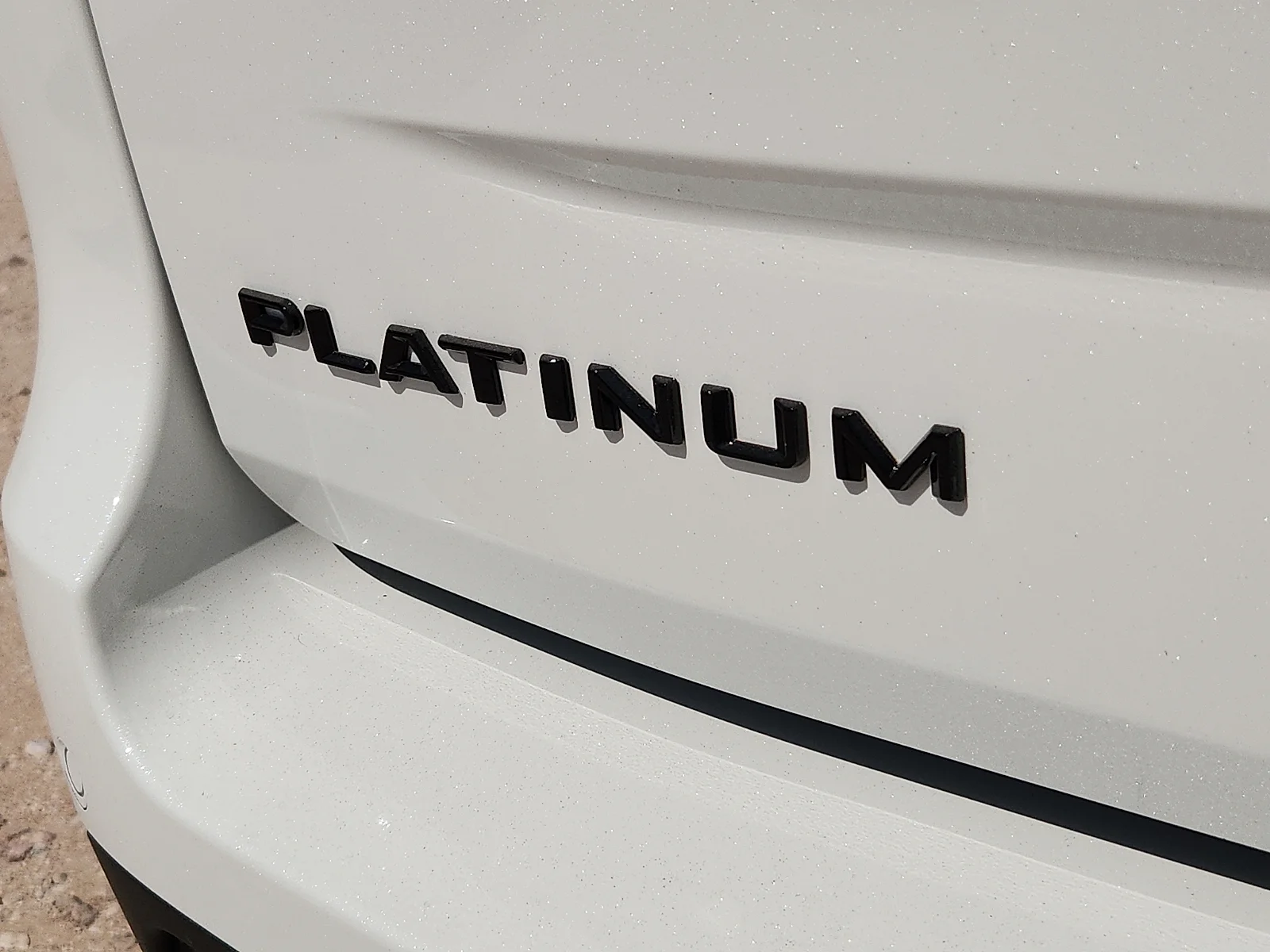 New 2027 Star White Metallic Tri-Coat Ford Platinum image 10