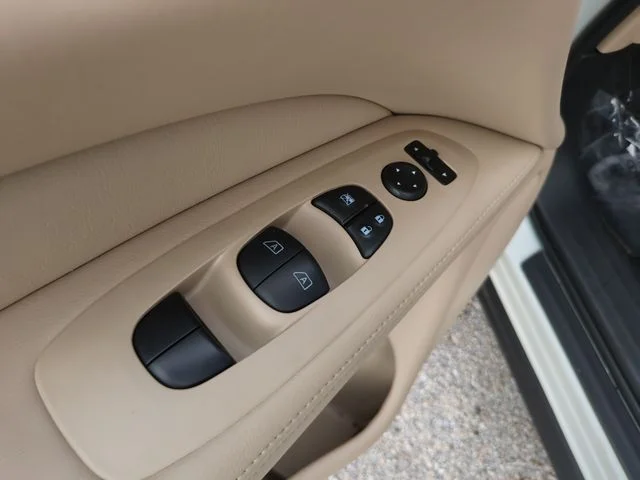 Used 2019 White Nissan SV image 17