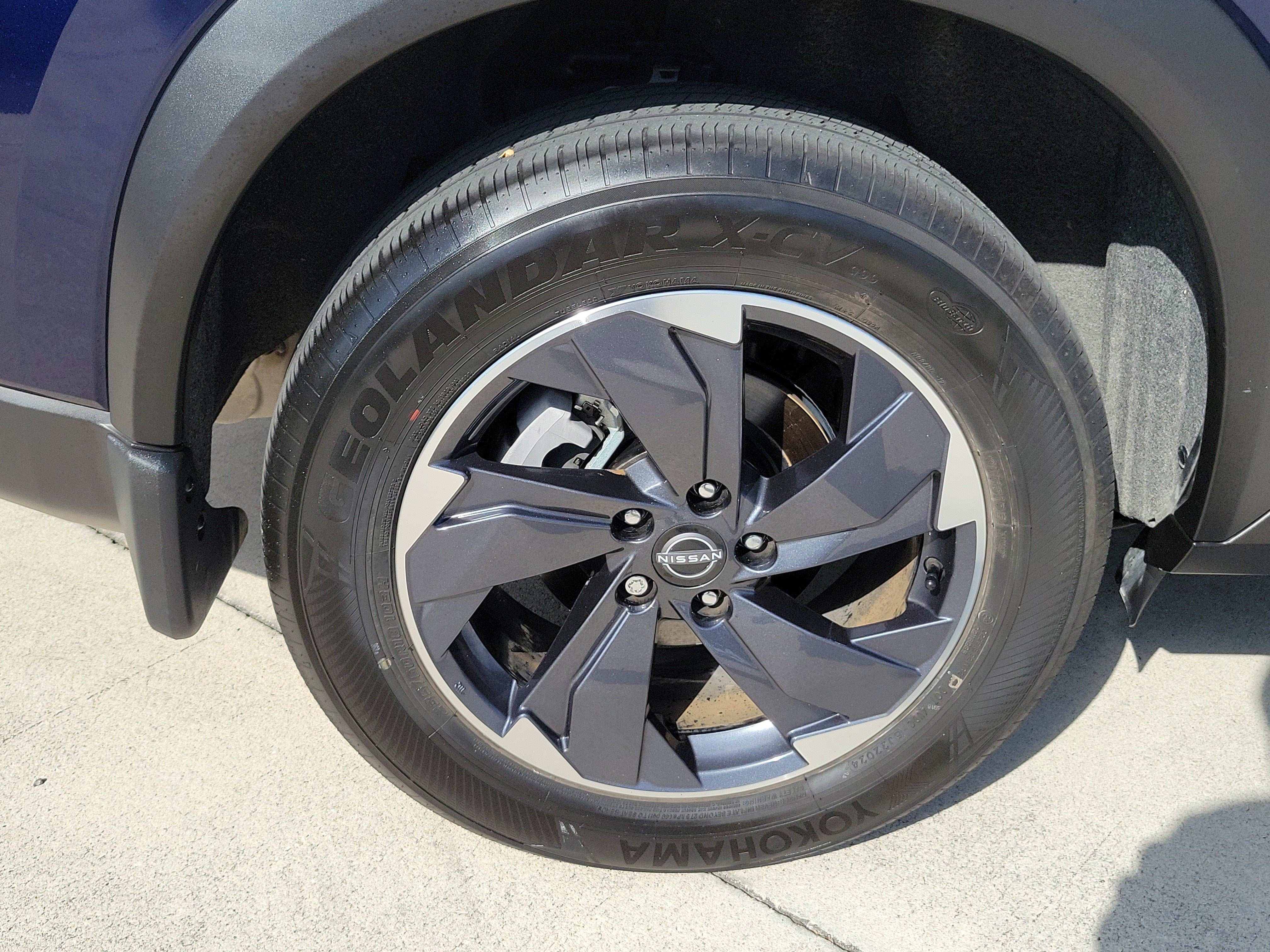 Used 2025 Deep Ocean Blue Pearl Nissan SV image 8