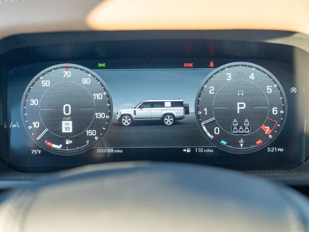 2026 Land Rover Defender V8 - Photo 13