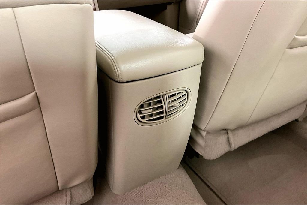 Used 2007 Red Ford Limited image 8