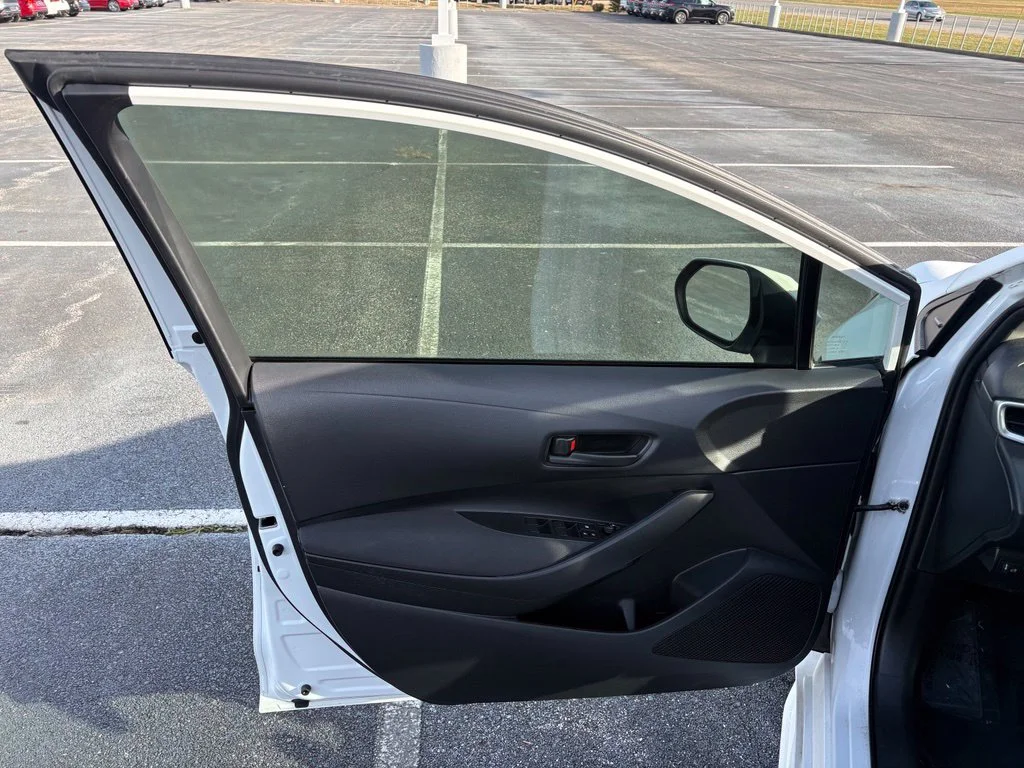Used 2023 White Toyota LE image 22