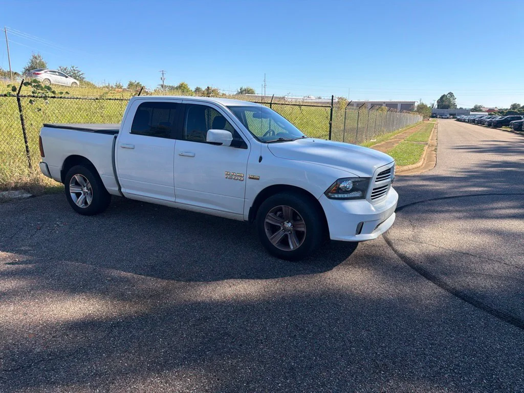 Used 2016 White Ram Sport image 16