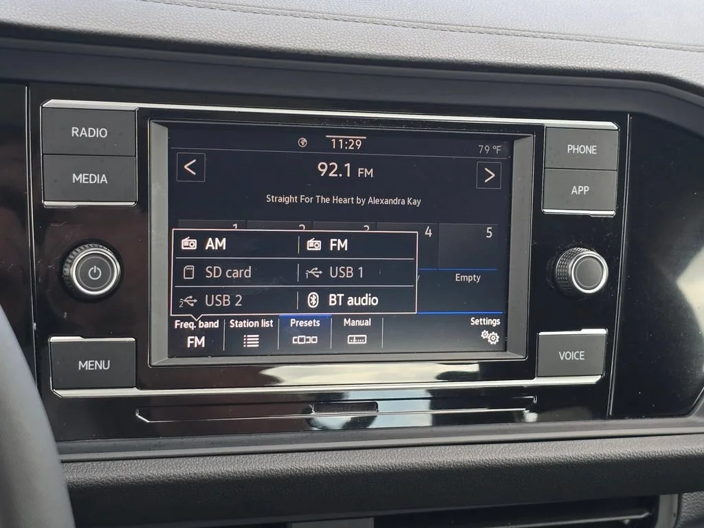 2024 Volkswagen Jetta SE - Photo 40