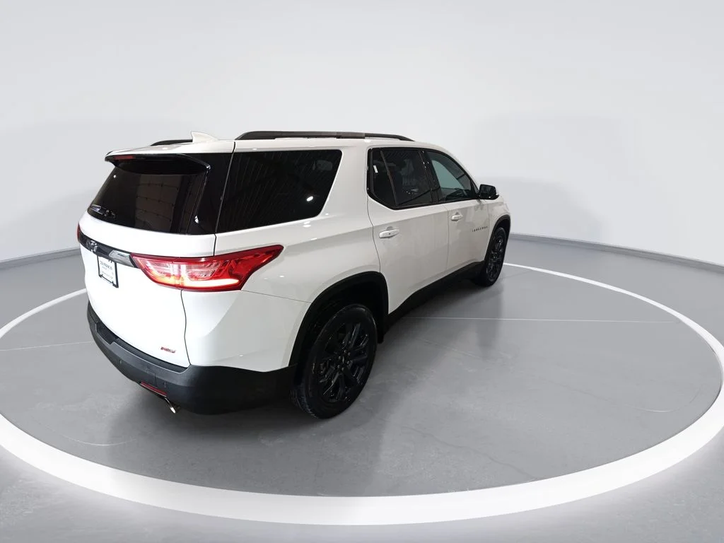 Used 2021 White Chevrolet RS image 9