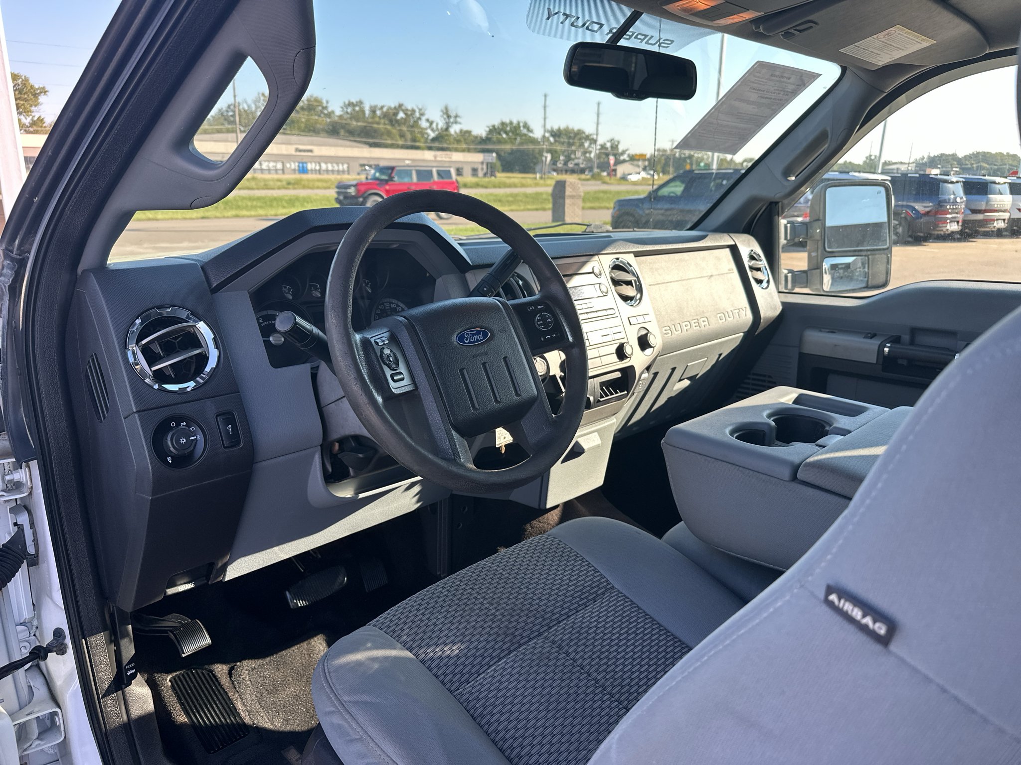 Used 2016  Ford XLT image 2