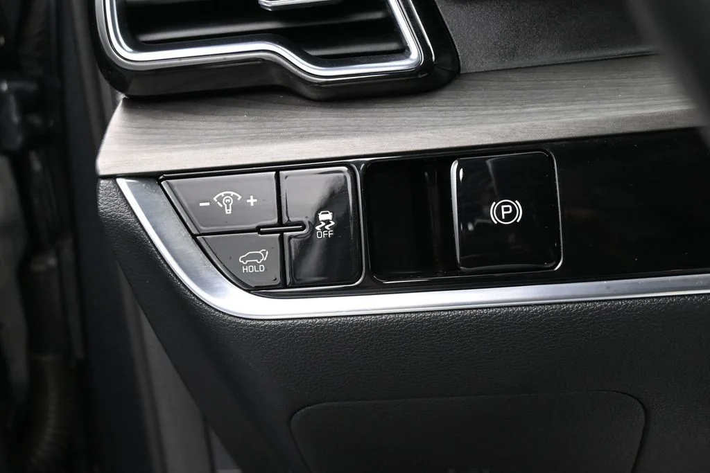 Used 2023 Gravity Gray Kia X-Pro Prestige image 15