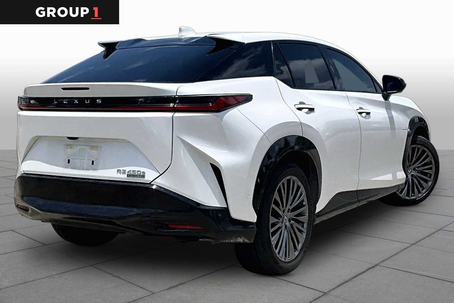 Used 2023 Eminent White Pearl Lexus Luxury image 10
